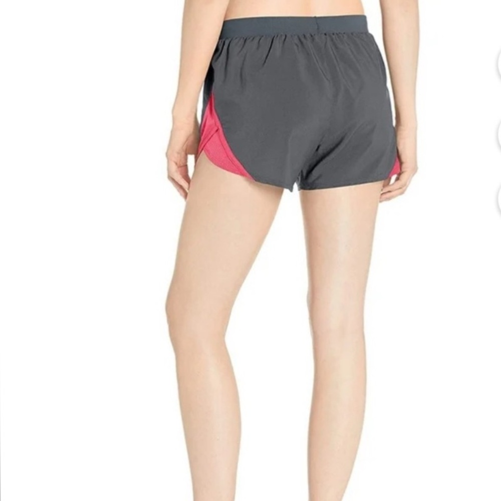 Under Armour Fly-by 2.0 running shorts womens‎ size L